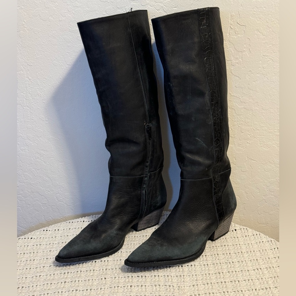 Nola tall cowboys boot in distresssed black leather.